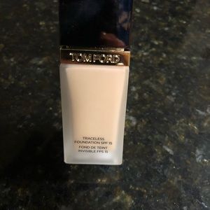 TOM FORD TRACELESS FOUNDATION NATURAL 6.0